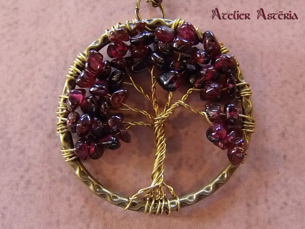 Dryade : bijoux arbre pierres gemme
